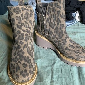 Small town boutique ankle boots (Evolve boutique)